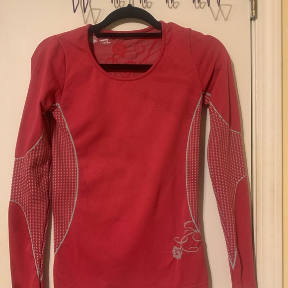 Athleta Fuschia Long Sleeve Athletic Top - Picture 2 of 6